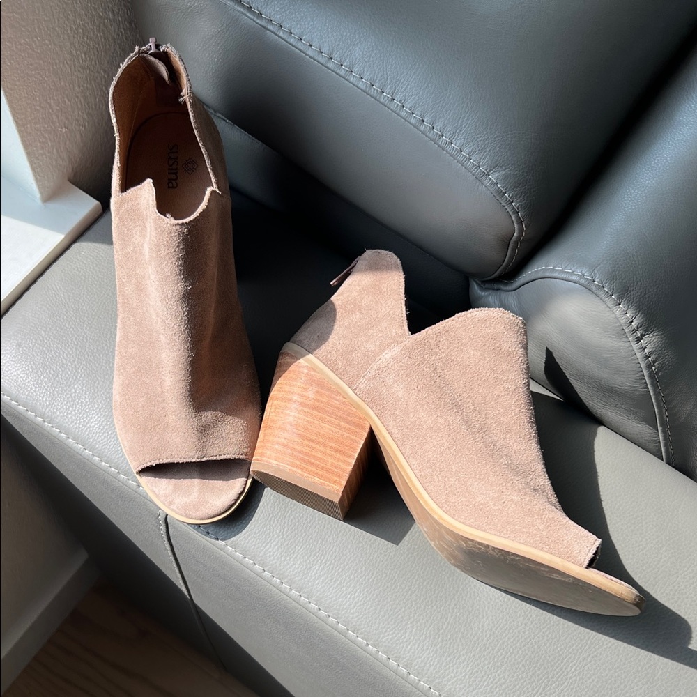 Susina Leather Peep-Toe Ankle Booties